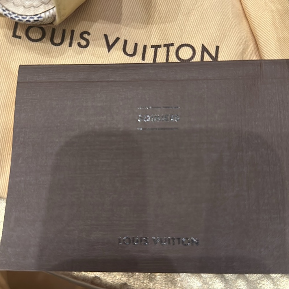 Louis Vuitton Cream Patent Leather and Damier Azur Canvas Damia Peep Toe Pumps - Picture 8 of 8